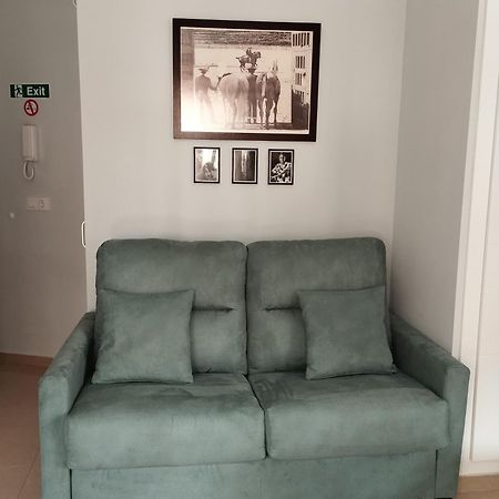 Apartamento La Fuente 27 Tomares Ngoại thất bức ảnh